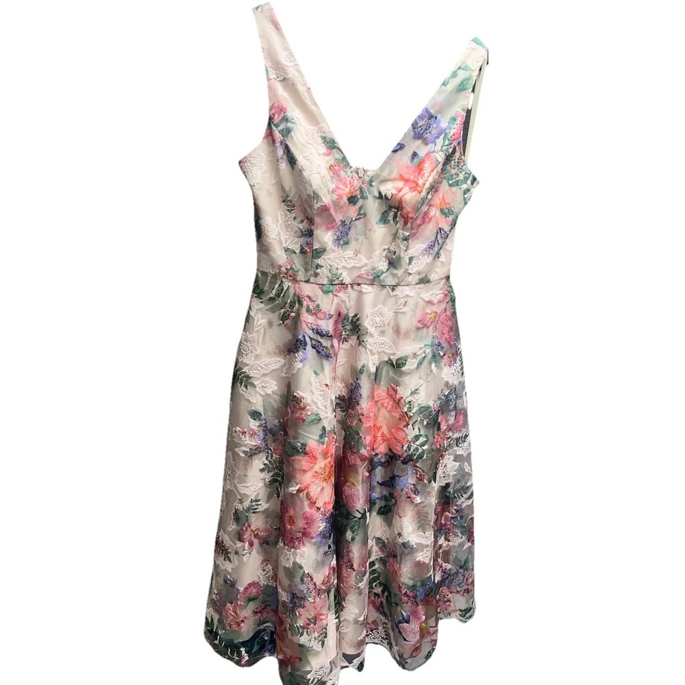 (13/B21)Beautiful Eliza floral V-neck cocktail dress Size 6